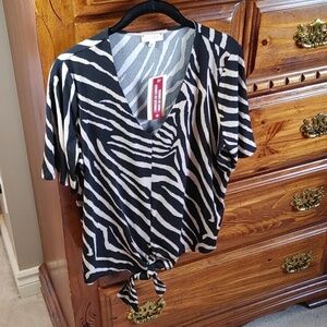 NWT LAURA PETITES V NECK TIGER STRIPED TOP WITH TIE AT WAIST SZ LARGE